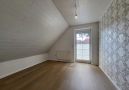 weiteres Schlafzimmer mit Zugang zum Balkon