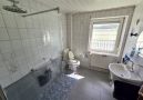 helles Badezimmer