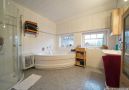 schickes Badezimmer