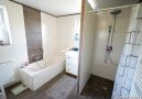 Wanne und Dusche