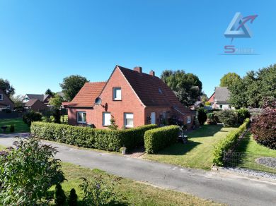 Wohnhaus mit großem Grundstück