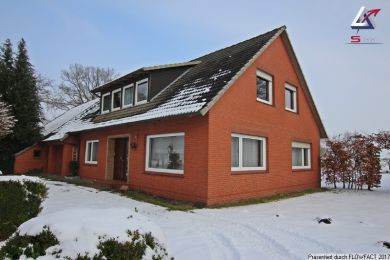 Landhaus mit Scheune in schöner ländlicher Lage!