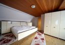 großes Schlafzimmer im Obergeschoss