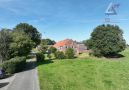 Resthof mit langer Zufahrt