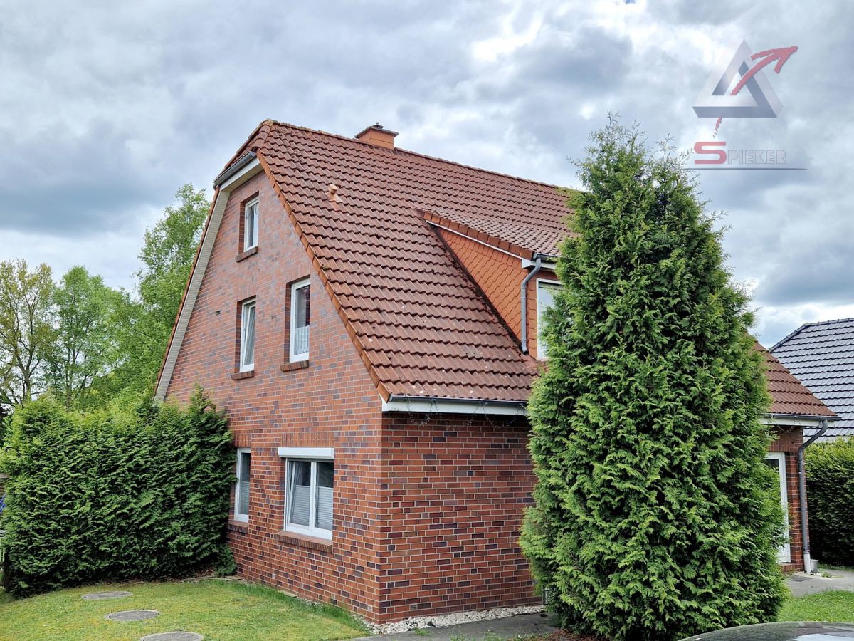 schönes Zweifamilienhaus 1