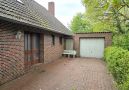 Hauseingang und Garage