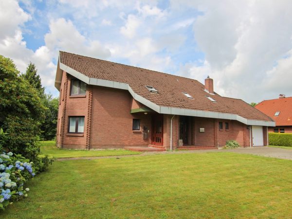 schönes Mehrparteienhaus in Wiesmoor