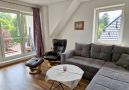 mit Ausgang auf Balkon