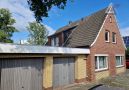 Wohnhaus mit Doppelgarage