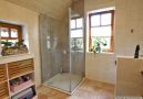 und großer Dusche