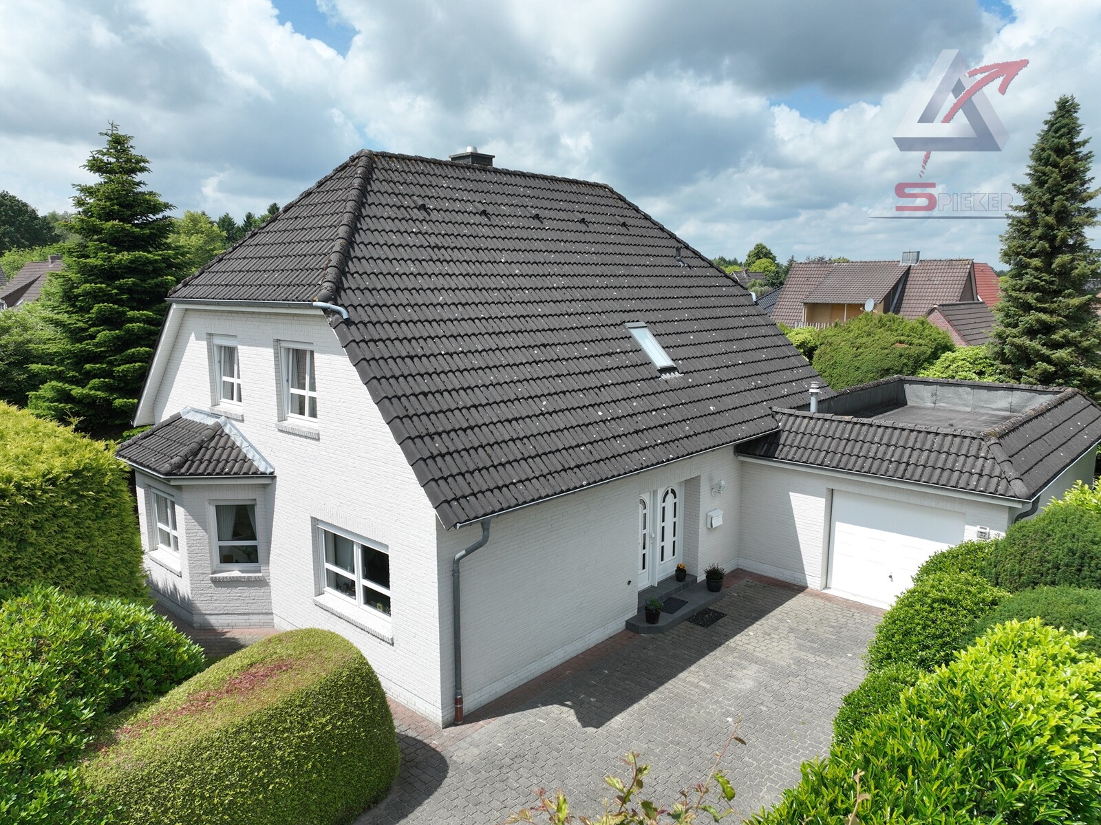 hochwertig erstelltes Wohnhaus in zentraler Lage