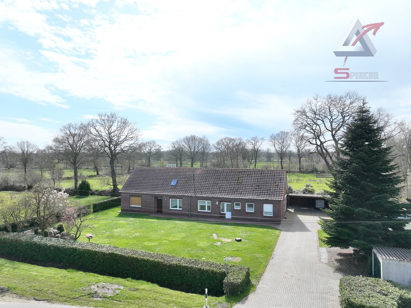 Landhaus mit Weide in herrlicher Lage!