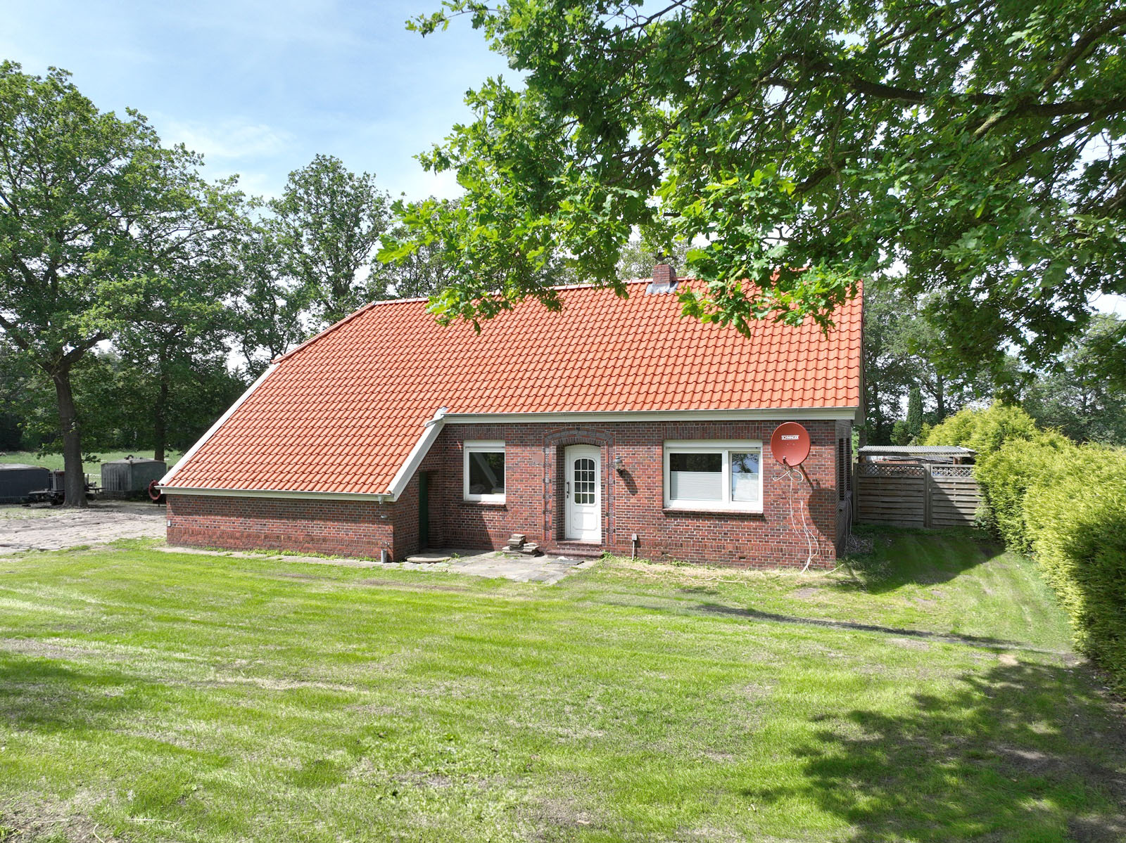 Modernisiertes Landhaus in schöner ländlicher Lage!