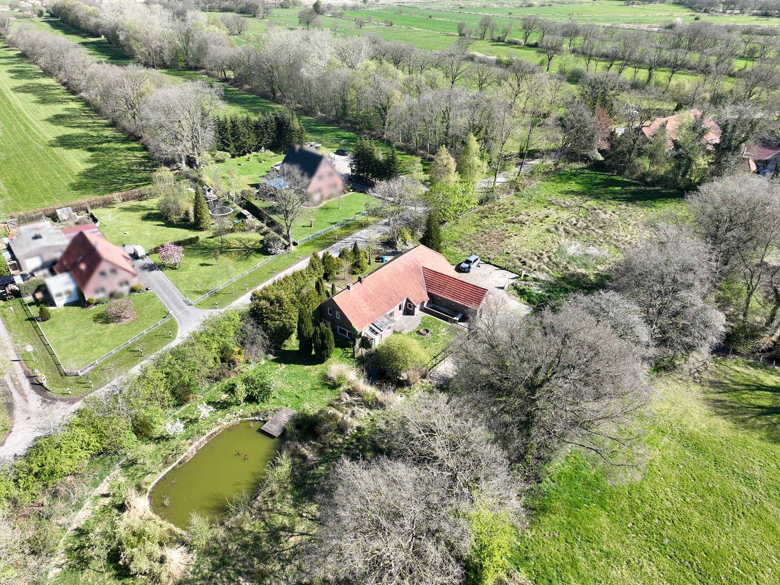 Ostfriesisches Landhaus mit Pferdestallungen, Teichen...