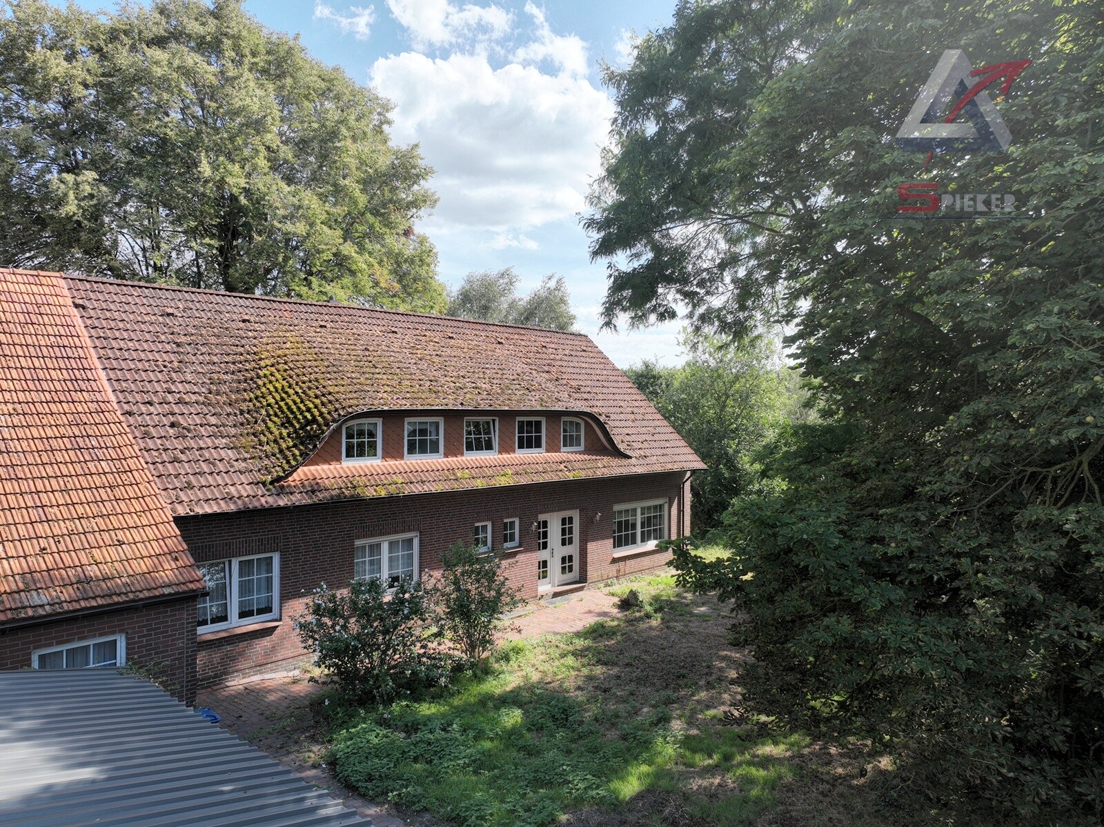 Resthof mit 11 Hektar landwirtschaftliche Fläche